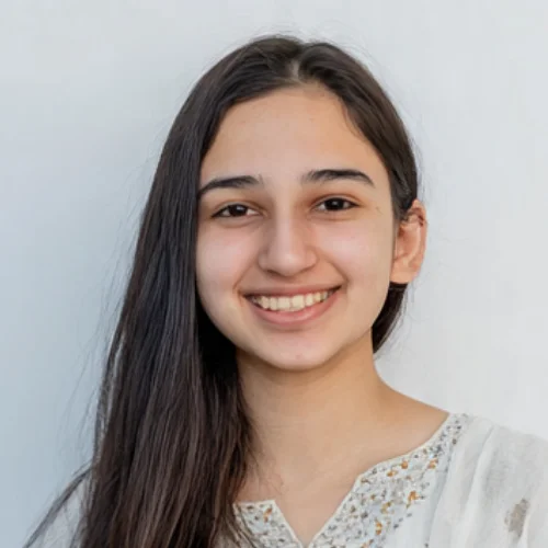 Mahnoor S. 